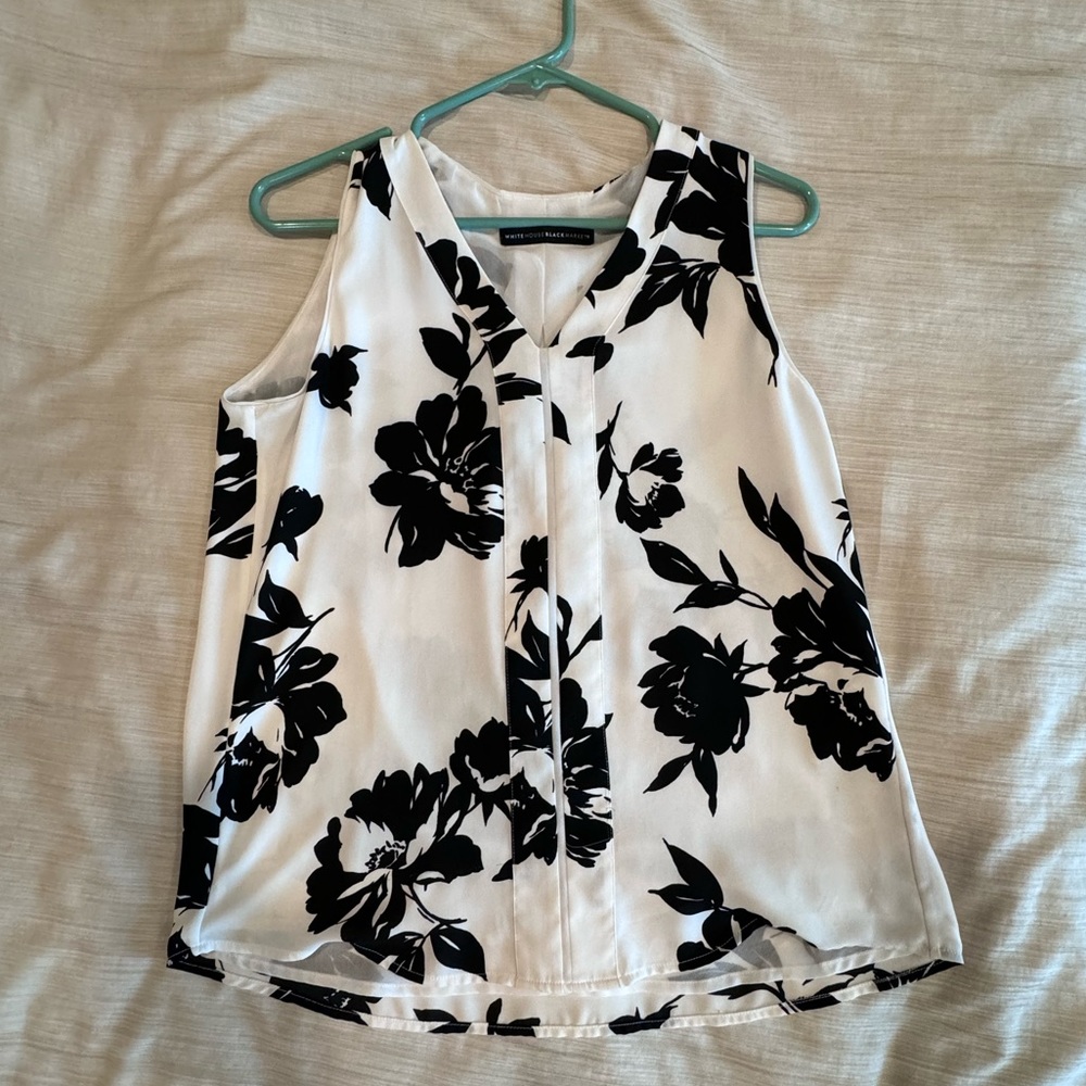 White House Black Market Top size small